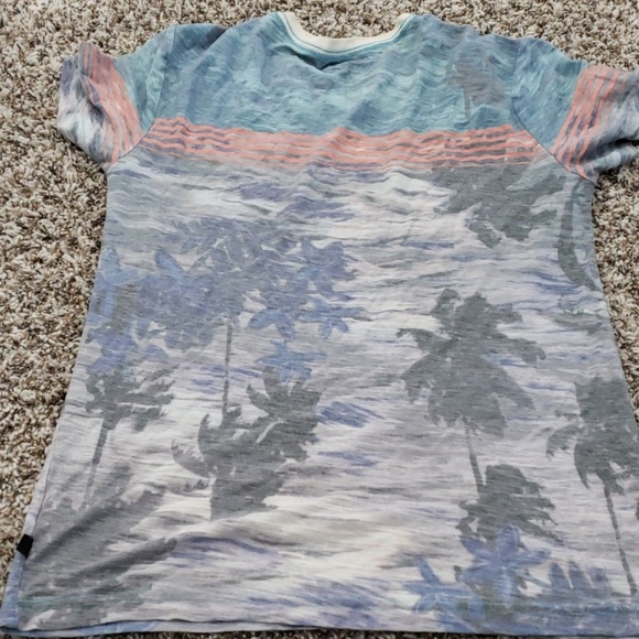 Amplify v neck shirt palm tree print - Picture 3 of 3